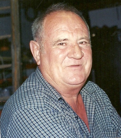 Mészáros Gyula     (Gyuszi bácsi, Papa,)
